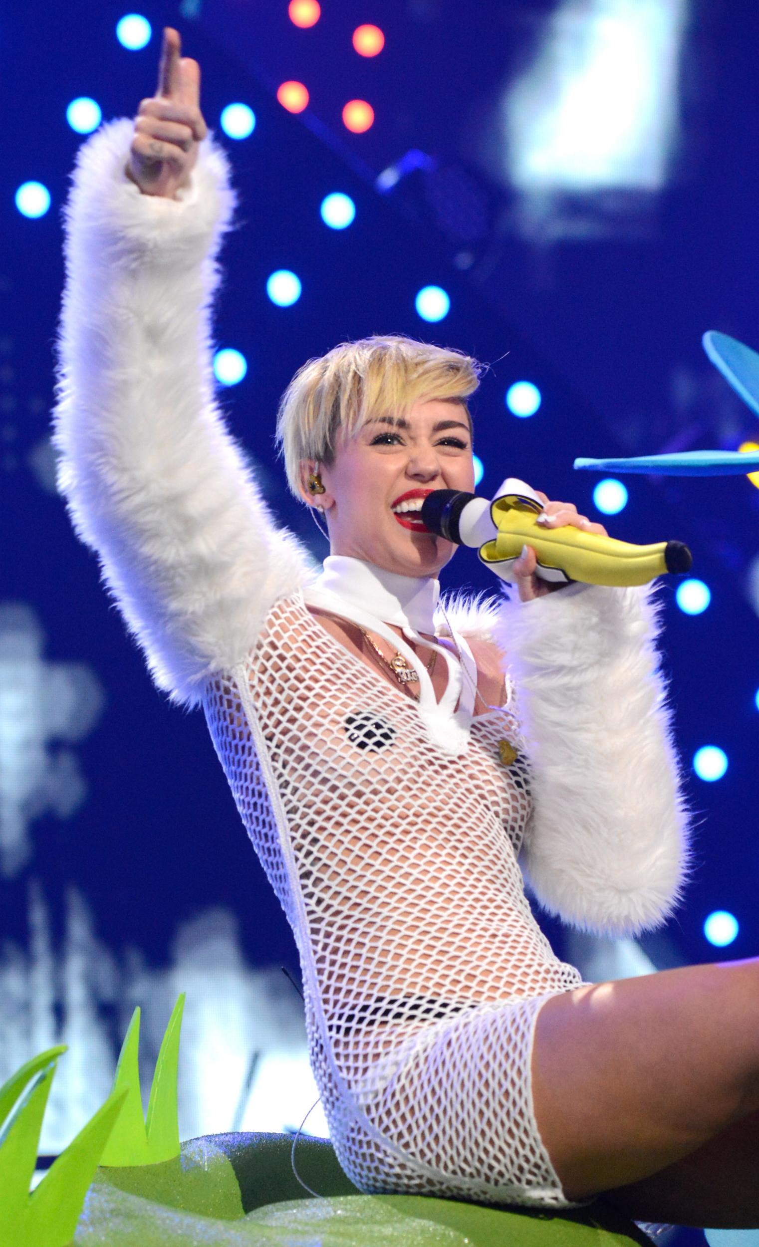 Miley_Cyrus_iHeartRadio_5.jpg